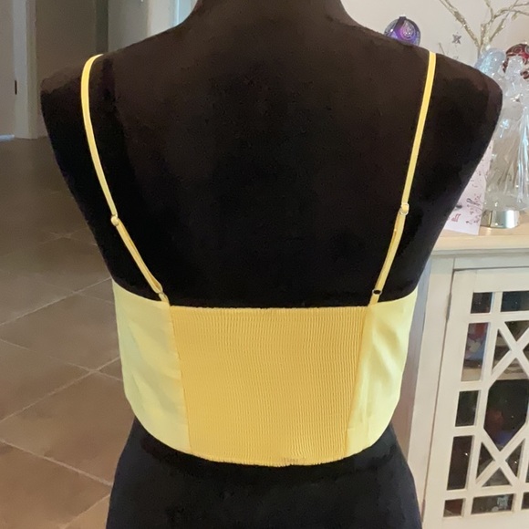 Banana Republic crop top, yellow, adjustable straps, smocked back, yellow, S,NWT - Picture 4 of 6